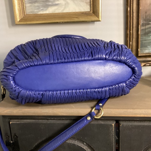 Coach..Madison gathered leather…crossbody strap included - Picture 4 of 6